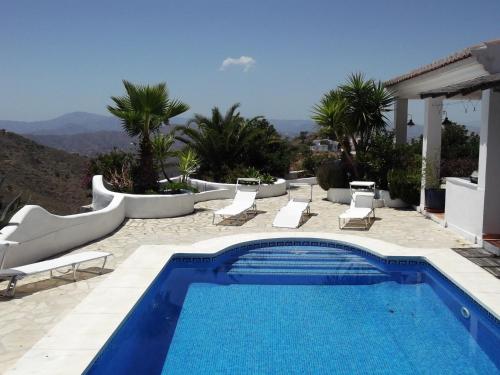 Casa Estrella, Canillas de Aceituno