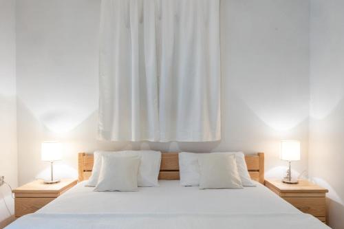 One-Bedroom Apartment image 8