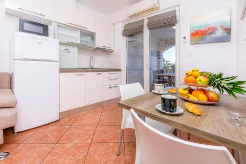 Two-Bedroom Apartment with Terrace image 10