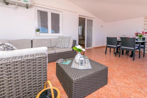 One-Bedroom Apartment with Sea View image 10