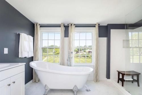 Top Floor Suites at The Legacy Inn Heritage Floor in 盧雷