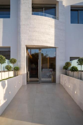 Inngang, Selected Suites in Kreta