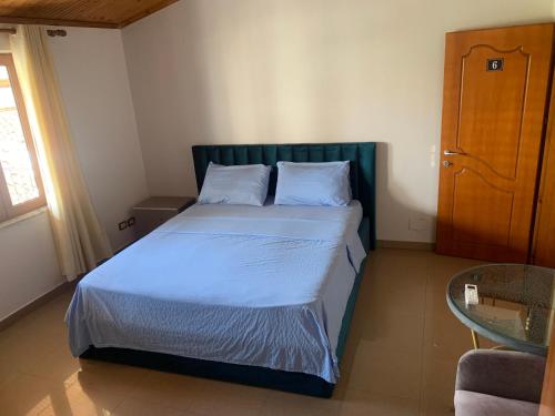Double or Twin Room with Balcony image 3