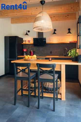 Fairway House by Rent4You in Naterki