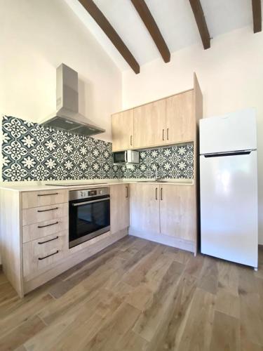 Konyha, Casa la luz in Rafales