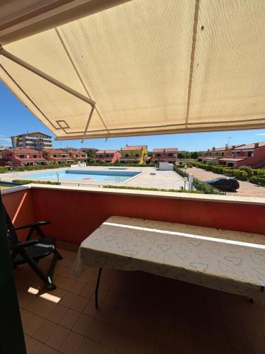 One-Bedroom Apartment with Terrace room in Villaggio Dei Fiori