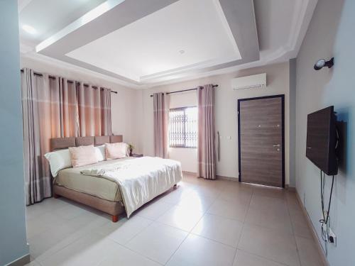 Two-Bedroom Apartment image 6