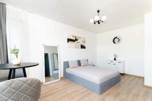 Sunny Top Floor Apartment near Tokuda Hospital & Paradise Mall, Sofia