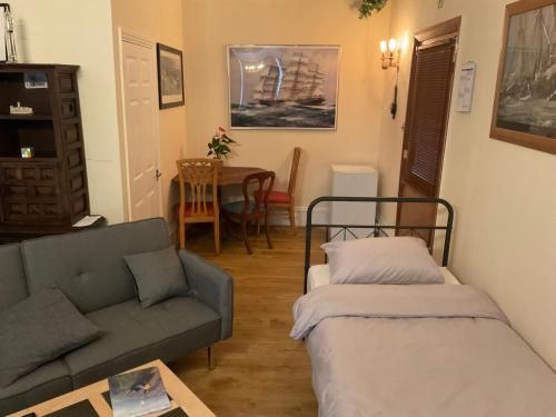 East Cliff Hotel in Dover