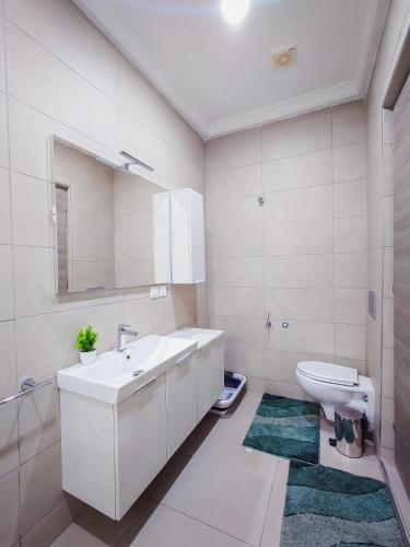 Three-Bedroom Apartment image 10