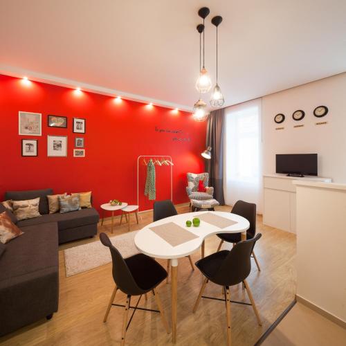 STUDIO 16 in อุยเตเลกี กุลวารอส