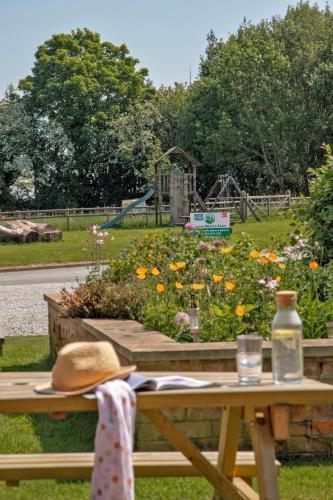 Dārzs, Alpaca Cottage 7mins to Alton Towers in Croxden