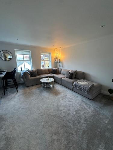 Luxury contemporary Apartment in Sunningdale