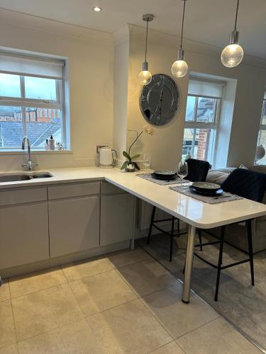 Luxury contemporary Apartment in Sunningdale