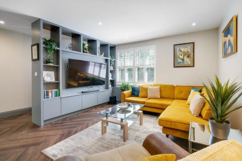 Elegant 3 Bedroom and 2 Bath Haven in Windsor, Windsor (photo 2)