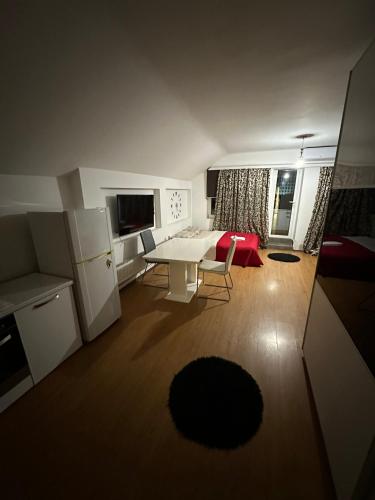 2 queen beds, 2 twin beds