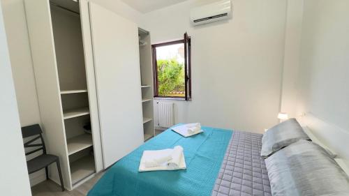 Blu Caletta - waterfront apartment with garden, La Caletta (foto 5)