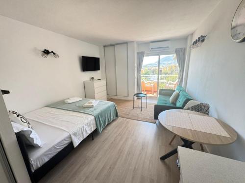 Benalmadena Minerva Deluxe Apartment 3