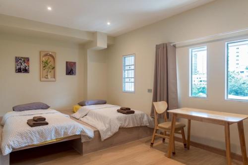 room detail thumbnail 1