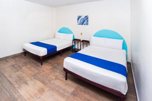 2 double beds