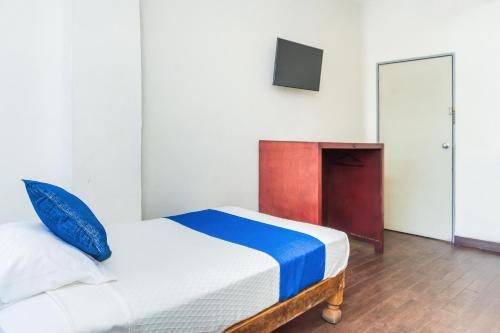 1 double bed, 1 twin bed