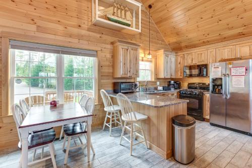 Waterfront Davis Pond Cabin with Dock and Kayaks! - image 6