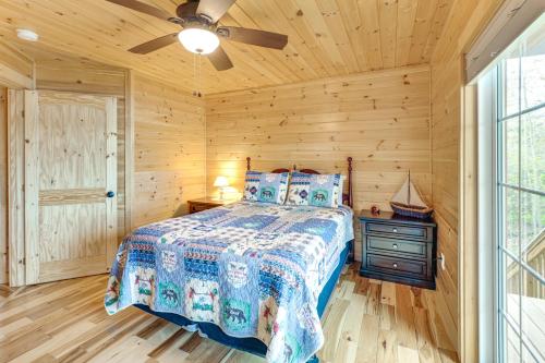 Waterfront Davis Pond Cabin with Dock and Kayaks! - image 6