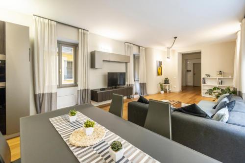 Piazza Castello 200 sqm - Terrace - Jacuzzi, Turin (Foto 7)