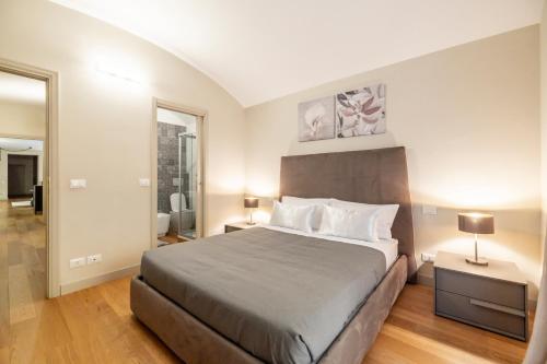 Piazza Castello 200 sqm - Terrace - Jacuzzi, Turin (Foto 8)