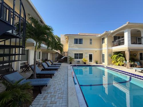 Beach Aqualina Apartments - image 6