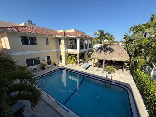 Beach Aqualina Apartments