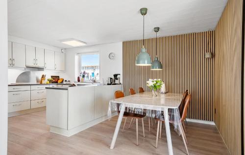Kitchen, 3 Bedroom Awesome Home In Kalvehave in Kalvehave