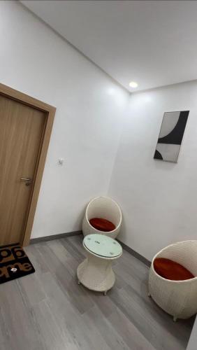 Two-Bedroom House image 2