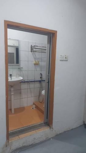 Dusj, Pandan hotel in Papar