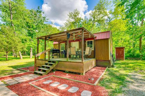 . Peaceful Hunting Cabin Less Than 3 Mi to Sam Dale Lake!
