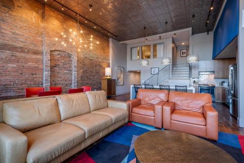 Nashville Riverfront Lofts – Nashville, FL