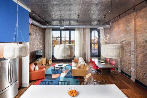 Nashville Riverfront Lofts – Nashville, FL
