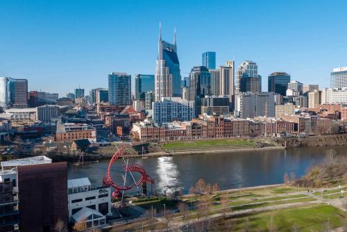 Nashville Riverfront Family Loft Stay for 4 – Nashville, TN