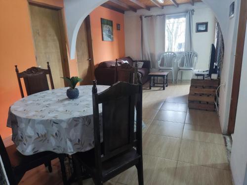 Alojamiento Carol in เมโล