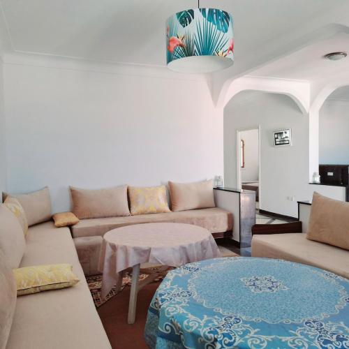 Maison de plage pied dans l'eau pour familles in Douar Sehamna