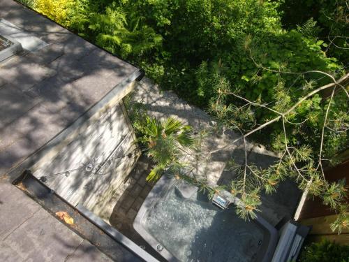 Karstais baseins, Beili Glas Cottage in Pontardawe