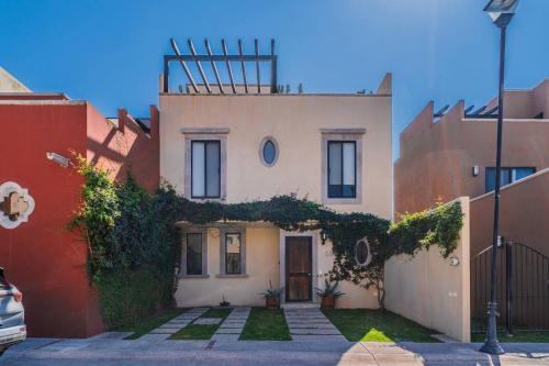 Pohled zvenku, Encantadora Casa Valentina 3BR Alberca Wifi in Independencia