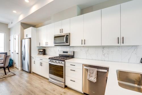 2 Mi to Ball Arena Townhome with Rooftop Patio in Globeville / North Washington