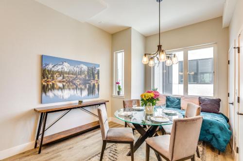 2 Mi to Ball Arena Townhome with Rooftop Patio in Globeville / North Washington