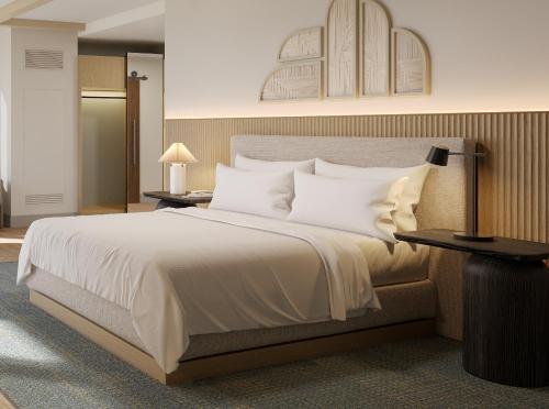 Deluxe King Room with Sofa and Water View