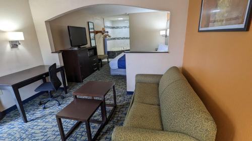 SureStay Hotel by Best Western Meridian - image 11