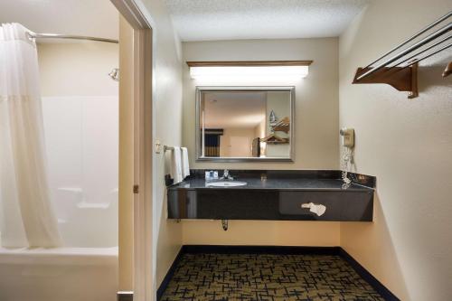 SureStay Hotel by Best Western Meridian - image 8