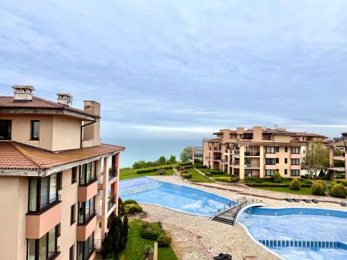 منظر, Sea View & infinity pool apartments in Kaliakria resort in كافارنا