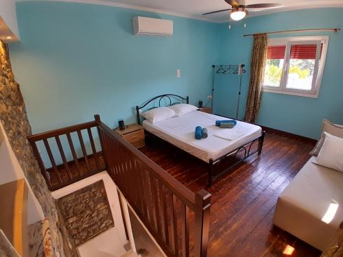 Charming Town House, Limani 9 in Mirina