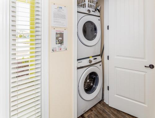 Breezy Villa near Disney with Margaritaville Resort  Island H20 Access - 8177SU - image 13